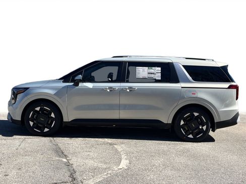 New 2026 Kia Carnival EX FWD image 26