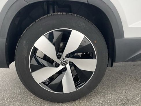 Used 2024 Volkswagen Taos S image 50