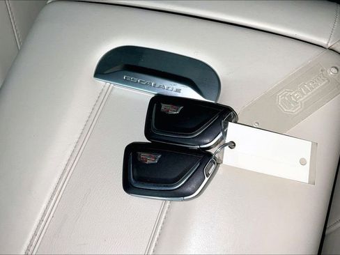 Used 2021 Cadillac Escalade Sport Platinum image 14