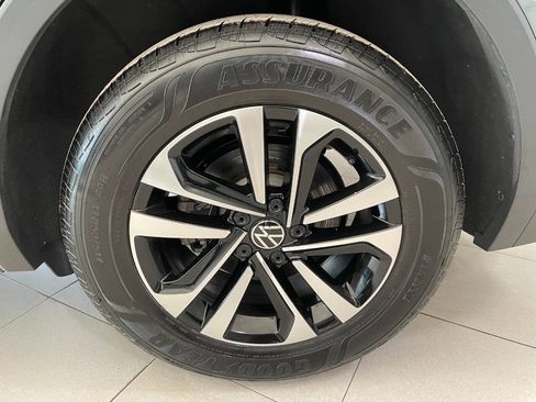 Used 2022 Volkswagen Tiguan S image 13