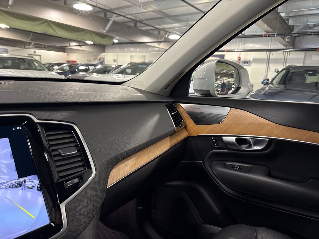 Certified 2024 Volvo XC90 T8 Plus w/ Protection Package Premier AWD/4WD image 19