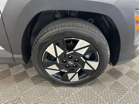 Used 2025 Hyundai Kona SEL AWD/4WD image 2