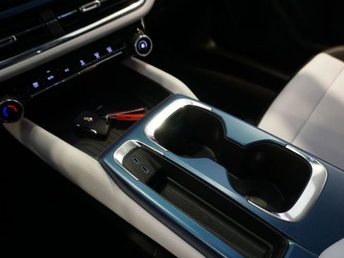 New 2026 Chevrolet Equinox EV LT image 14