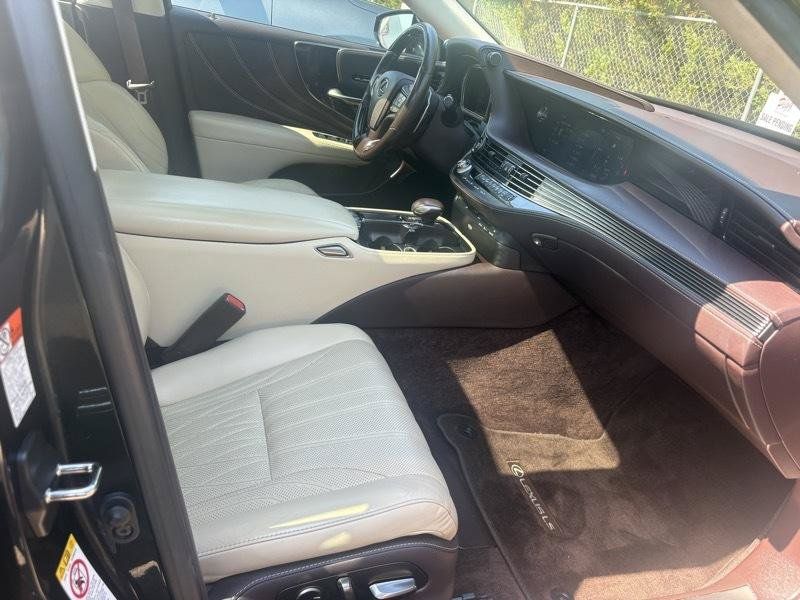 Used 2018 Lexus LS 500 w/ Interior Upgrade Package RWD image 22