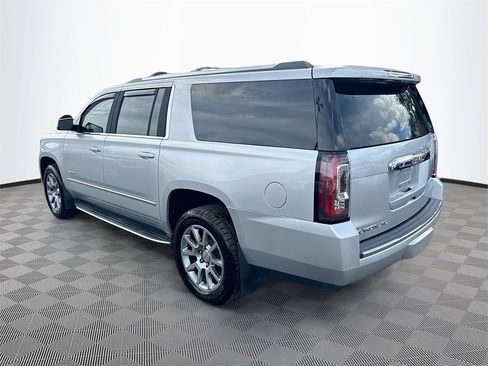 Used 2020 GMC Yukon XL Denali image 8