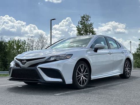 Used 2024 Toyota Camry SE FWD image 17