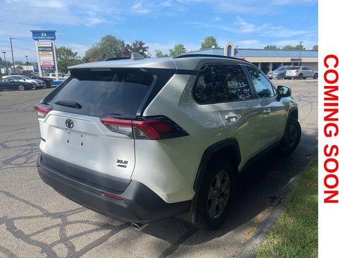 Used 2023 Toyota RAV4 XLE w/ Convenience Package AWD/4WD image 9