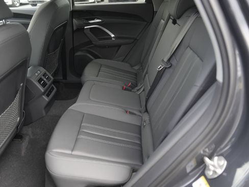 New 2025 Audi Q5 Premium image 19