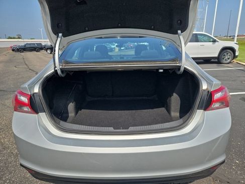 Used 2020 Chevrolet Malibu LT FWD image 13