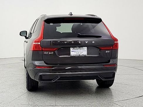 Certified 2025 Volvo XC60 B5 Plus w/ Climate Package AWD/4WD image 6