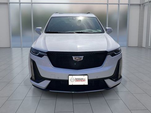 Used 2023 Cadillac XT6 Sport w/ Technology Package AWD/4WD image 9