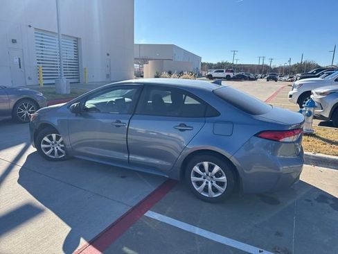 Used 2021 Toyota Corolla LE image 5