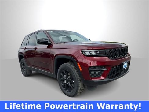 New 2025 Jeep Grand Cherokee Altitude image 2