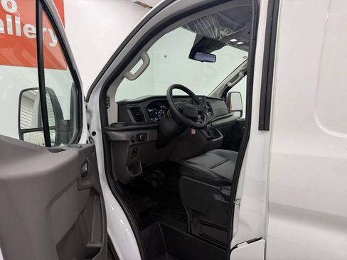 Used 2024 Ford Transit 150 Low Roof RWD image 9
