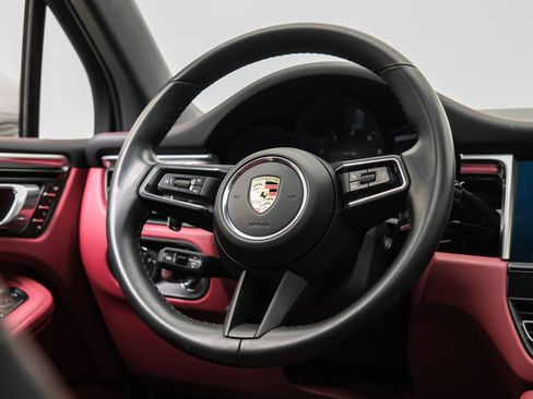 Used 2023 Porsche Macan Turbo image 17