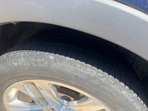 Used 2017 Ford Explorer XLT w/ Equipment Group 202A FWD image 13
