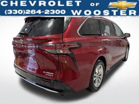 Used 2022 Toyota Sienna Platinum image 6
