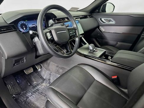 Used 2025 Land Rover Range Rover Velar Dynamic SE image 9