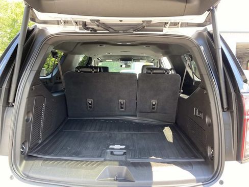 Used 2021 Chevrolet Suburban LT w/ Luxury Package AWD/4WD image 24