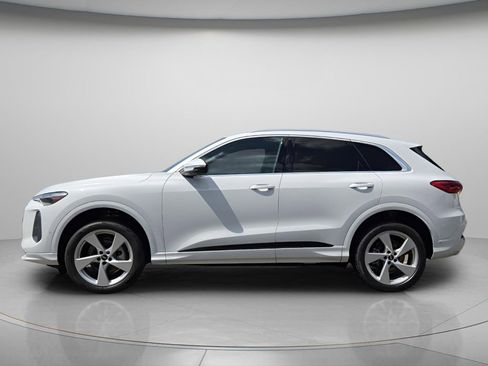 New 2026 Audi Q5 Premium Plus AWD/4WD image 2