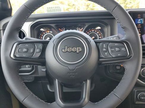 New 2025 Jeep Gladiator Sport image 22