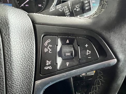 Used 2021 Buick Encore Preferred image 19