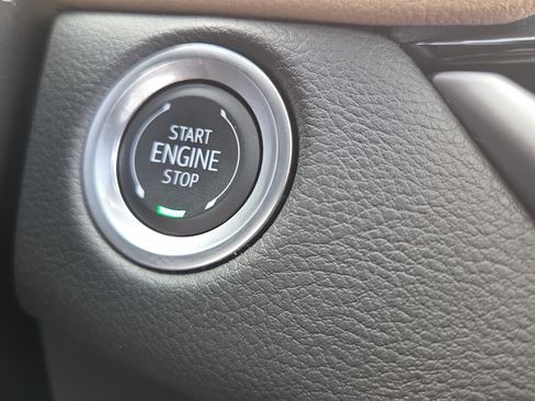 Used 2024 Cadillac XT4 Luxury FWD image 33
