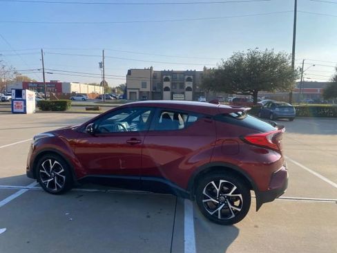 Used 2018 Toyota C-HR image 4