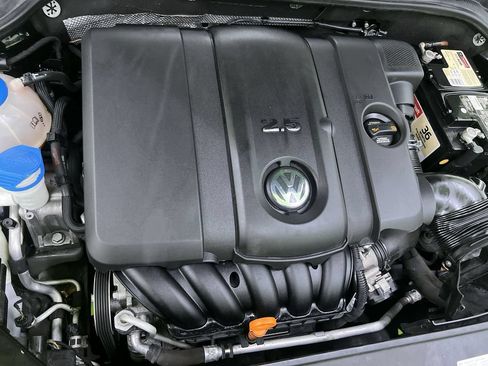 Used 2013 Volkswagen Jetta SE FWD image 27