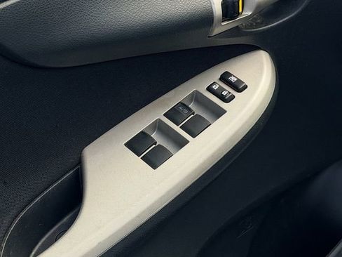 Used 2010 Toyota Corolla image 17