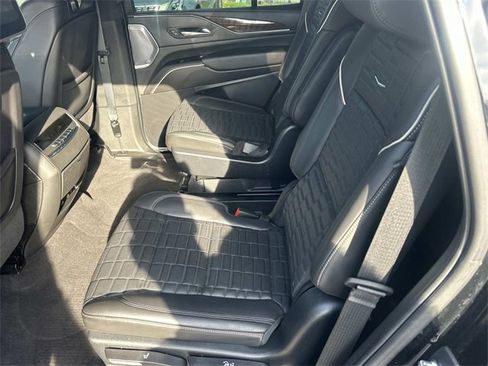 Certified 2023 Cadillac Escalade Premium Luxury Platinum w/ Heavy-Duty Trailer Package image 19