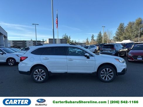 Used 2017 Subaru Outback 3.6R Touring image 1