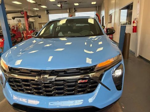 Used 2024 Chevrolet Trax RS w/ Driver Confidence Package FWD image 6