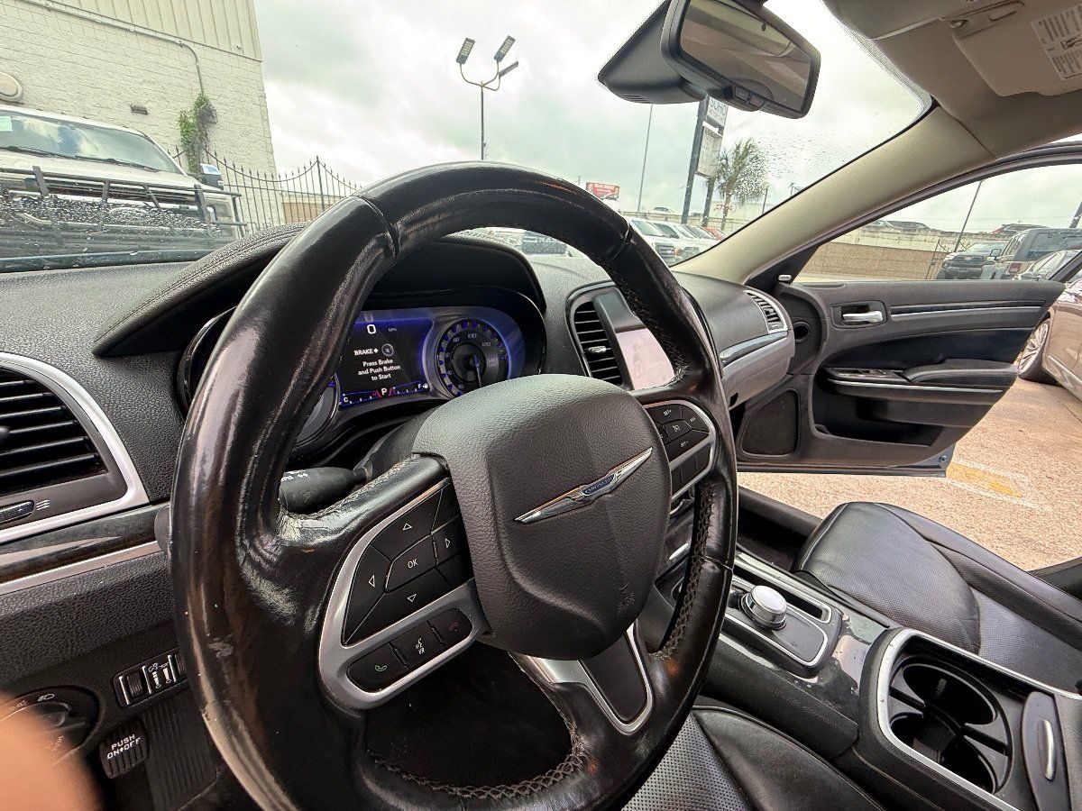 Used 2021 Chrysler 300 Touring L AWD/4WD image 24