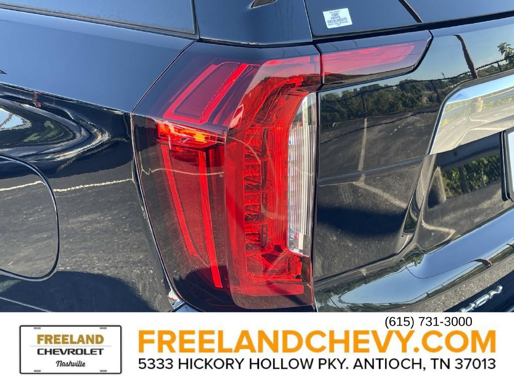 Used 2022 GMC Yukon XL Denali RWD image 11