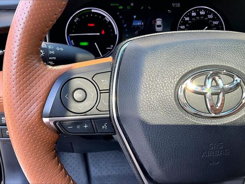 Used 2021 Toyota Avalon Limited FWD image 24