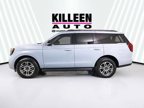 New 2026 Ford Expedition Active image 4