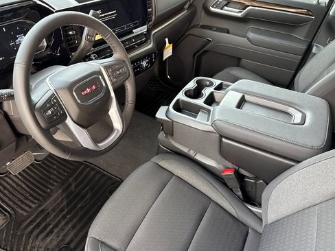 New 2026 GMC Sierra 1500 Elevation image 11