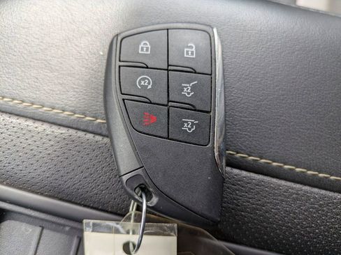 Certified 2024 Chevrolet Suburban Premier image 33