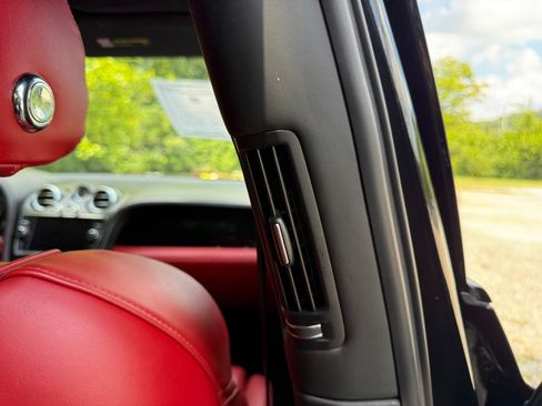 Used 2018 Bentley Bentayga AWD/4WD image 15