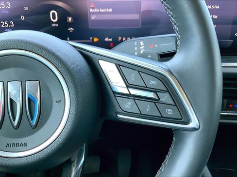 Certified 2025 Buick Envision Preferred AWD/4WD image 25