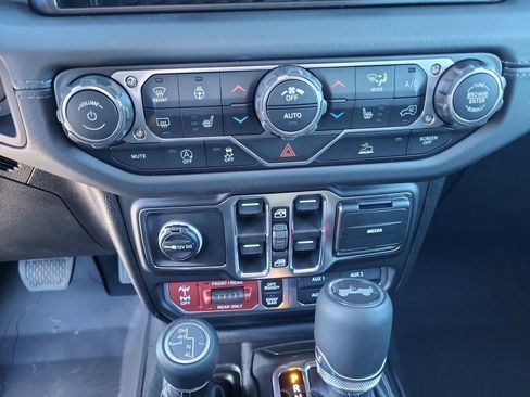 New 2026 Jeep Wrangler Unlimited Rubicon image 23
