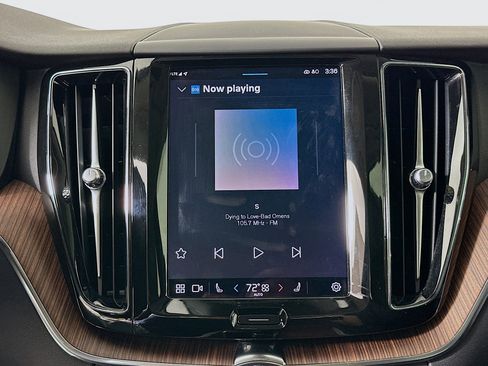 Used 2024 Volvo XC60 B5 Plus w/ Protection Package Premier image 21