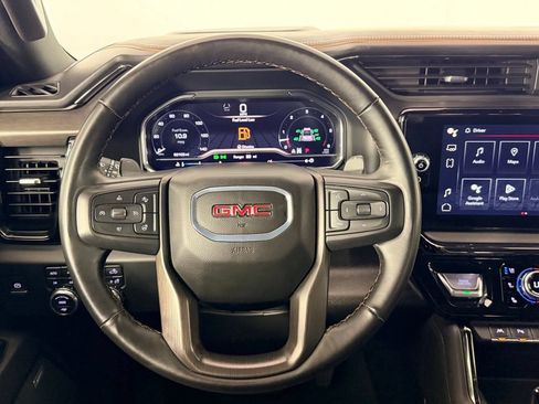 Used 2024 GMC Sierra 1500 AT4 w/ AT4 Premium Package AWD/4WD image 13