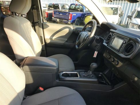 Used 2019 Toyota Tacoma SR5 image 33