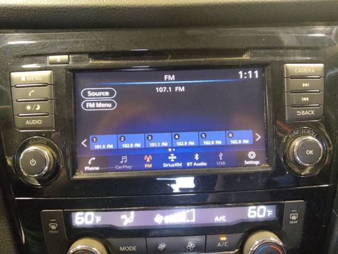 Used 2020 Nissan Rogue SV FWD image 25