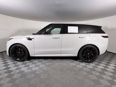 Used 2025 Land Rover Range Rover Sport Dynamic SE AWD/4WD image 3