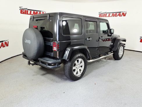 Used 2013 Jeep Wrangler Unlimited Sahara w/ Connectivity Group AWD/4WD image 25