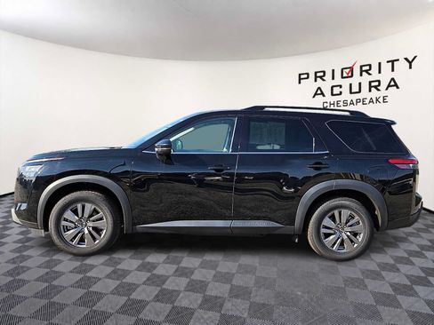 Used 2025 Nissan Pathfinder SV FWD image 7