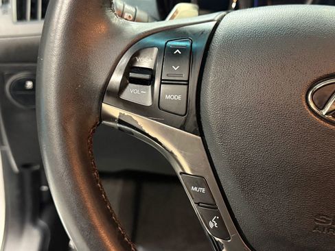 Used 2013 Hyundai Genesis 3.8 image 24